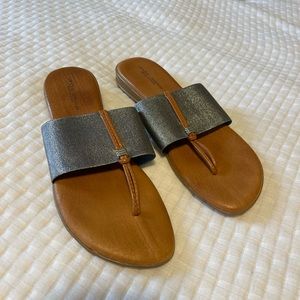 Andre Assous featherweight sandal